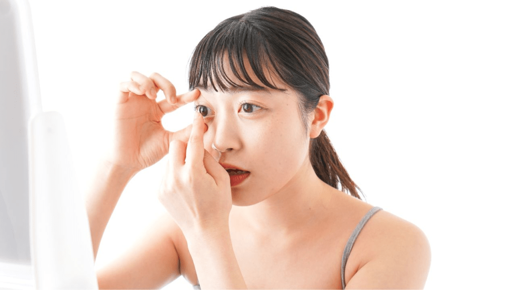 Removing contact lenses